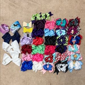 Bundle of 37 hairbows, some clay centers, 3-5 inch bows